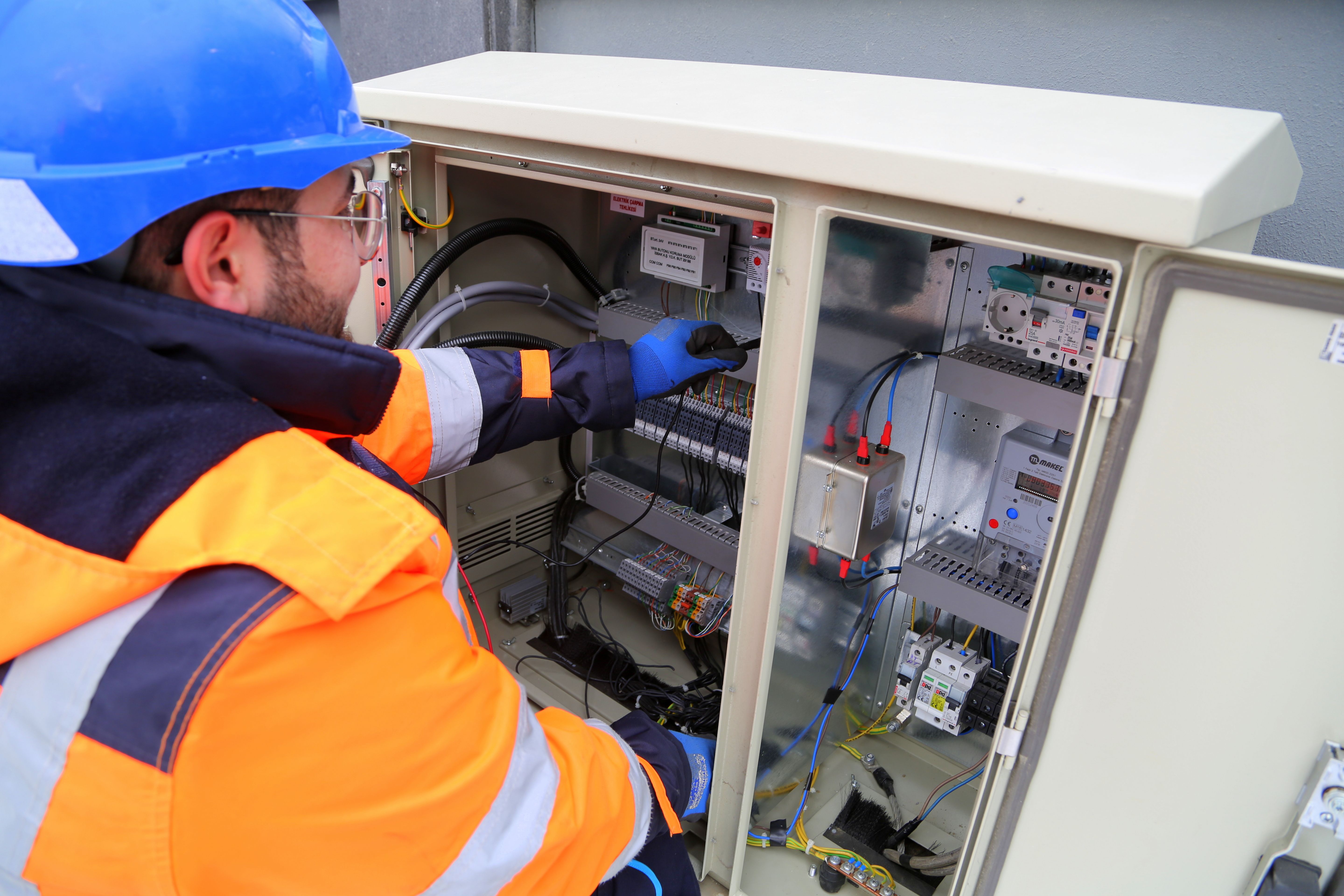 Commercial electrical installation